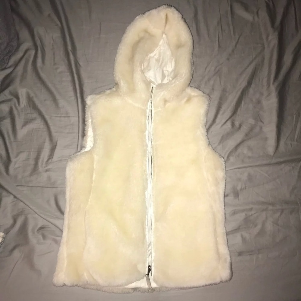 Revisable white fur vest
